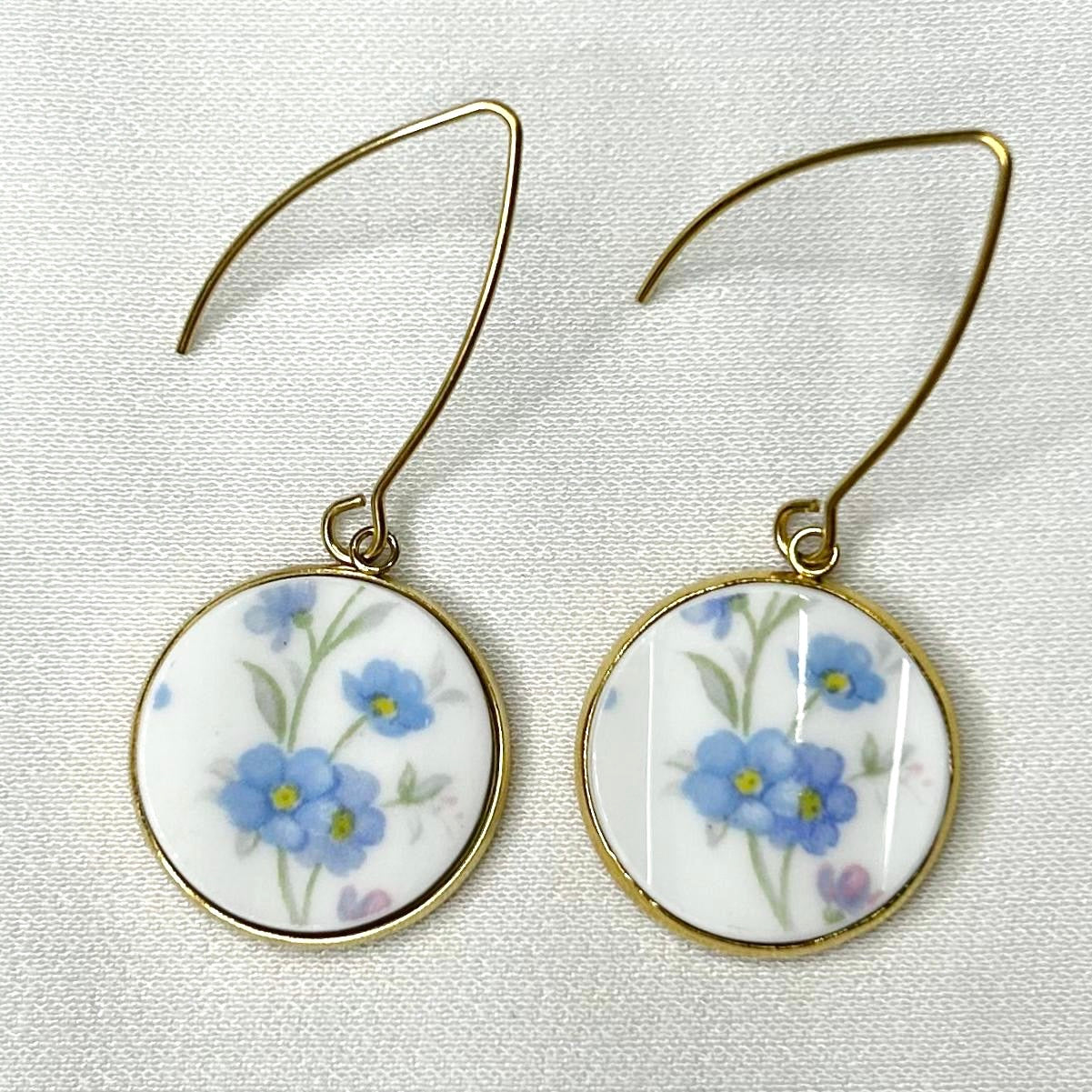 1965 Royal Albert ‘Memory Lane’ Hooks Dangly Earrings Y