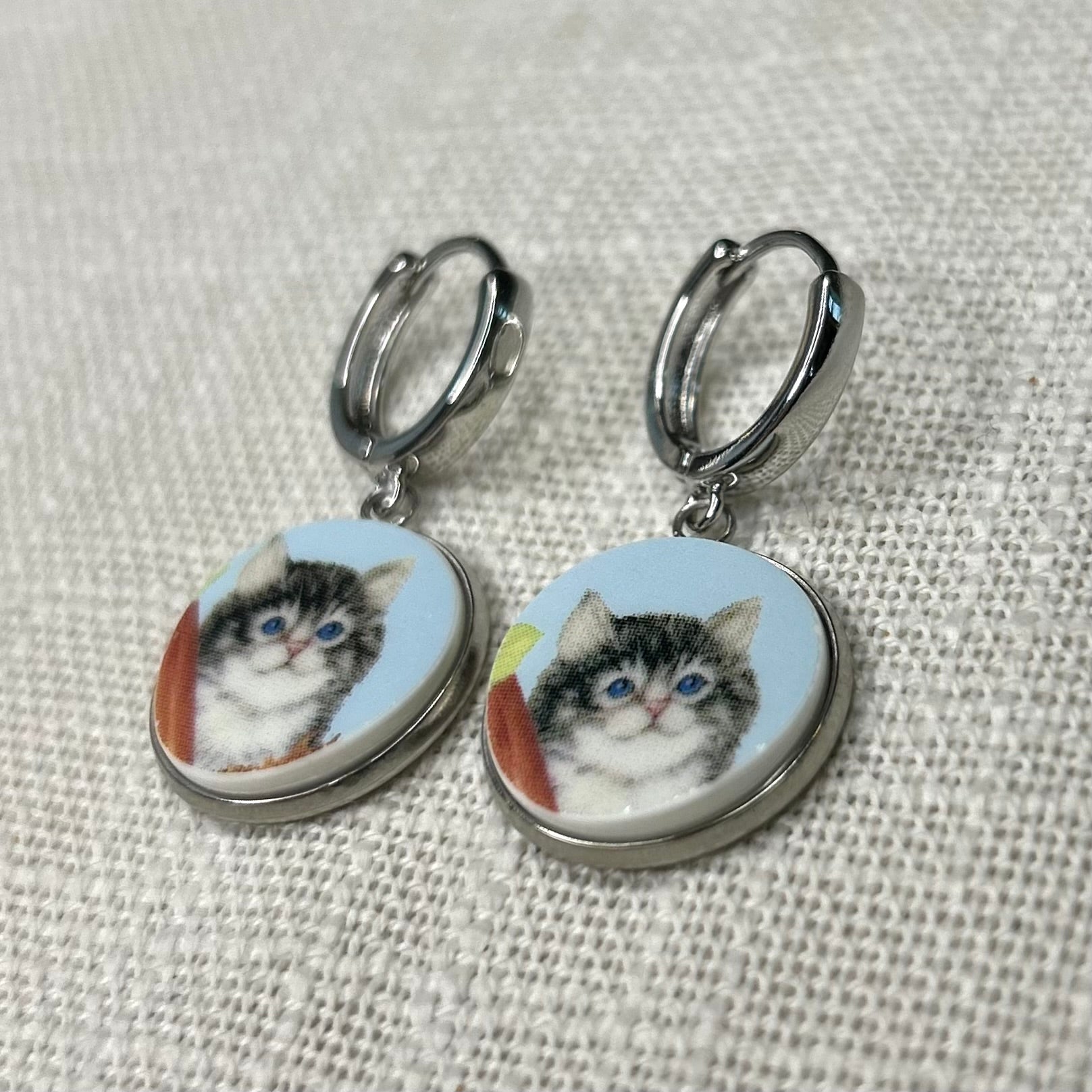 Cat Dangly Huggies Earrings S