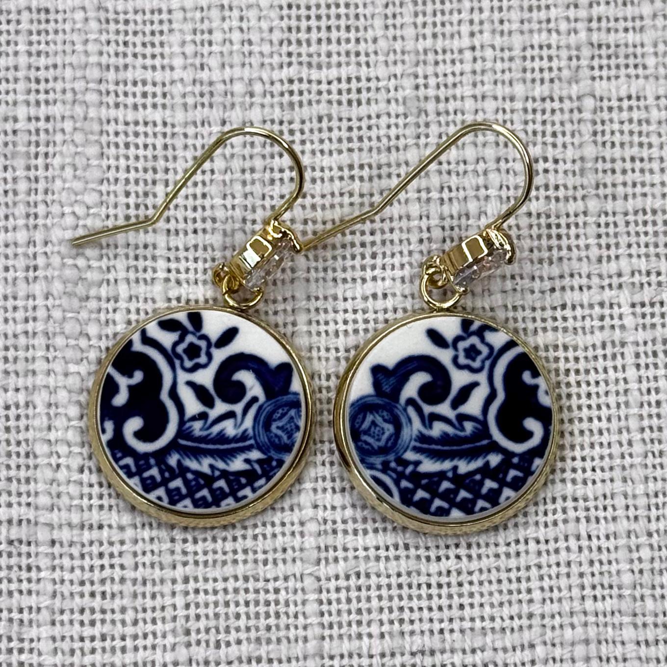 1960’s Churchill ‘Blue Willow’ Hooks Dangly Earrings CZ Y