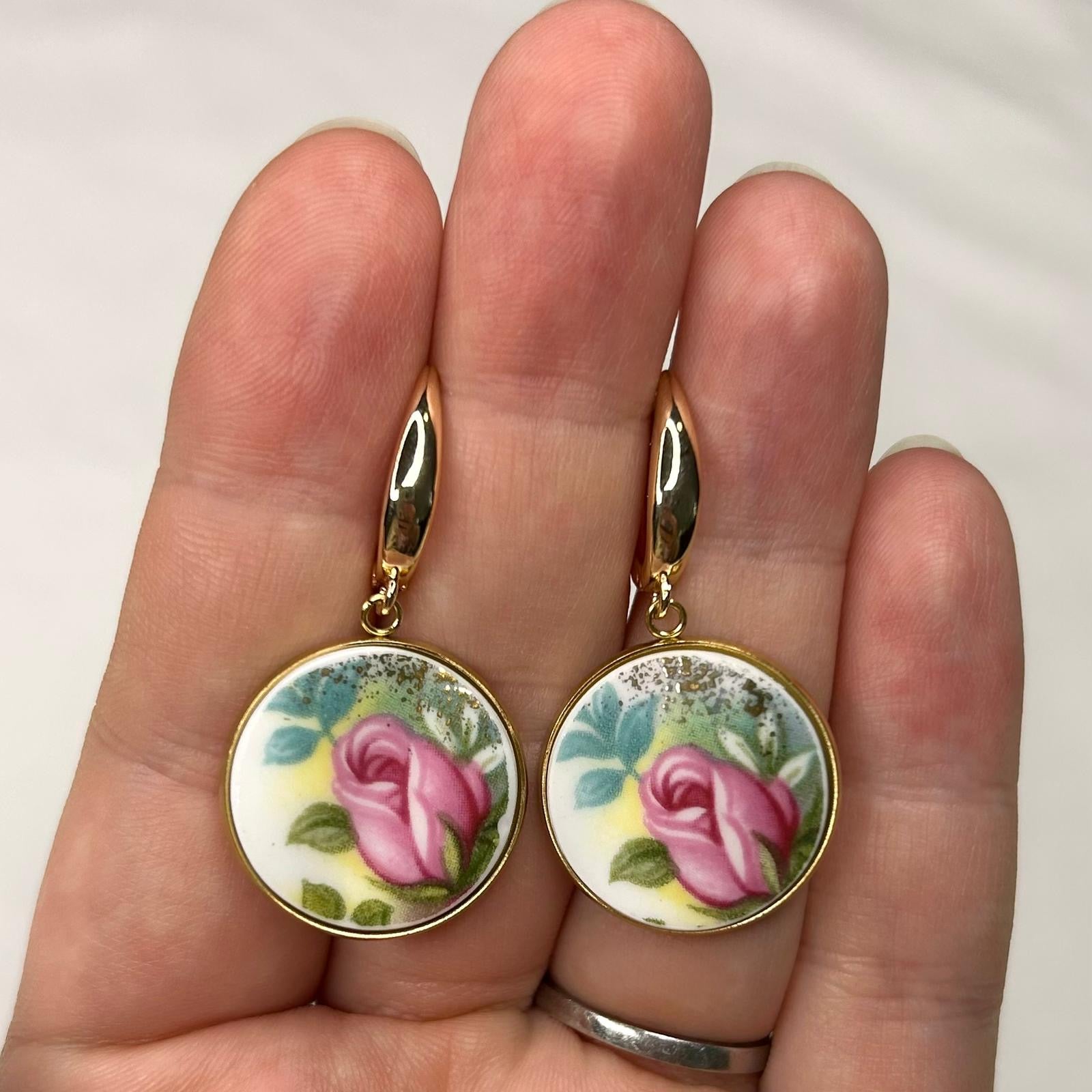 1980’s Royal Albert ‘Celebration’ Leverback Dangly Earrings Y