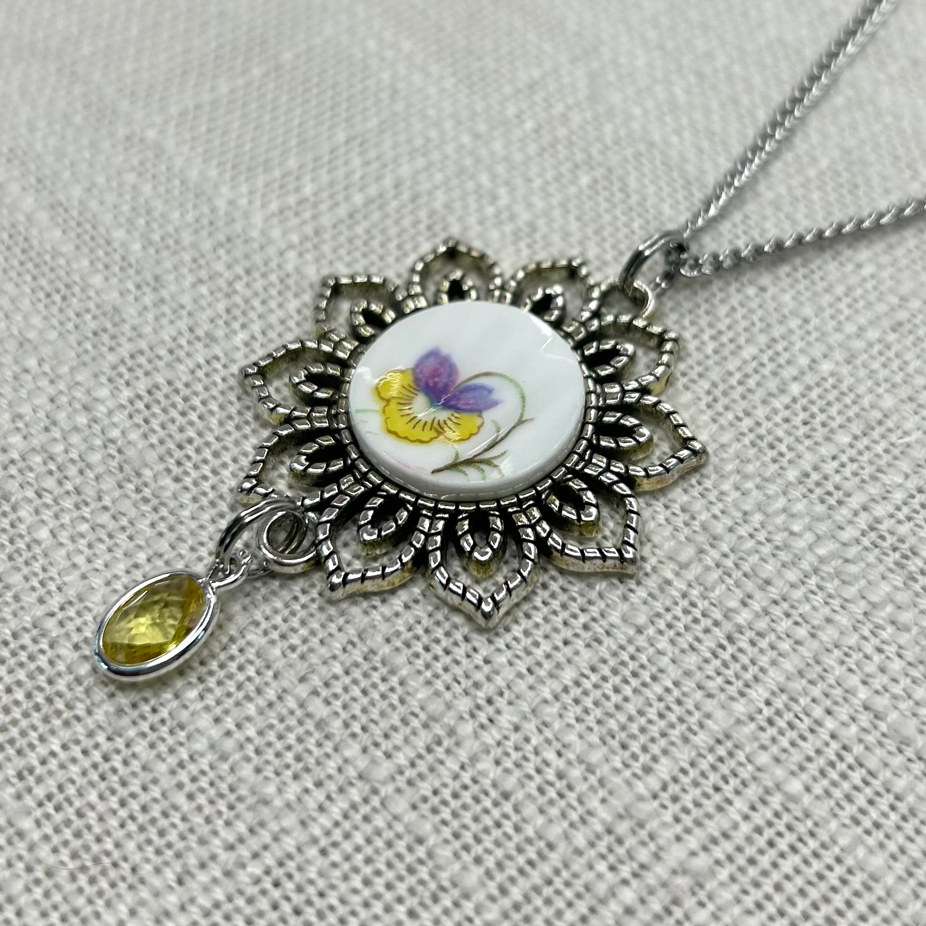 1940’s Shelley Pendant Necklace