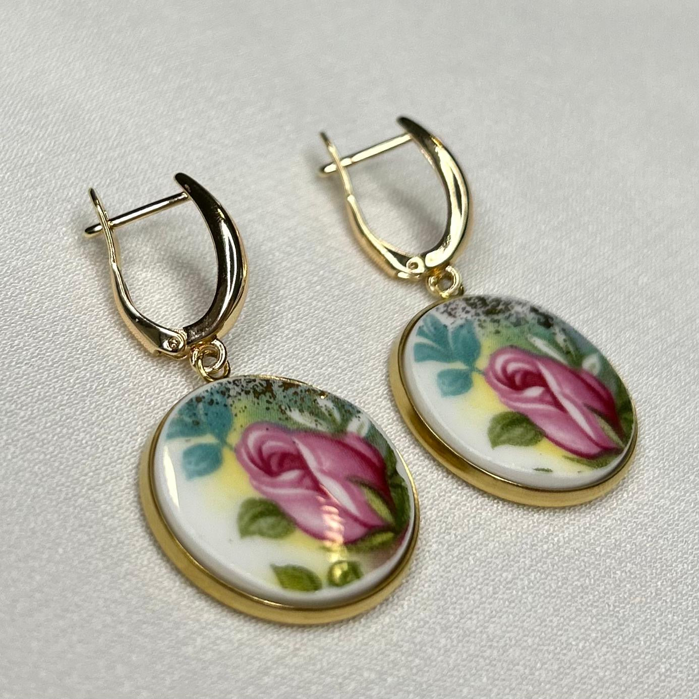 1980’s Royal Albert ‘Celebration’ Leverback Dangly Earrings Y