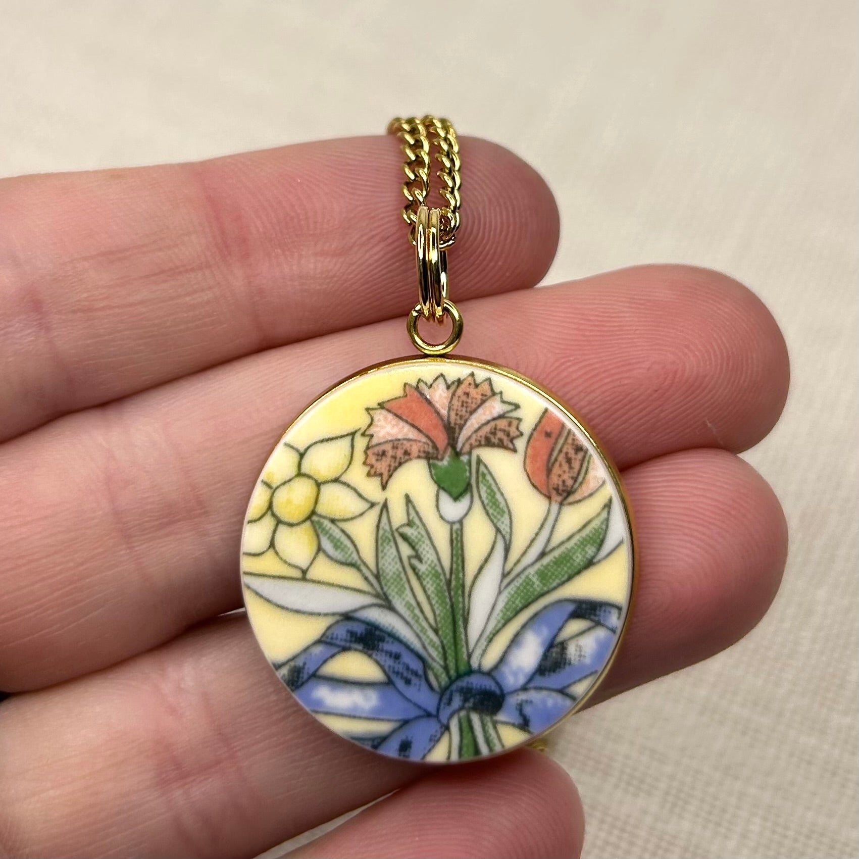 Royal Doulton Pendant Necklace Y