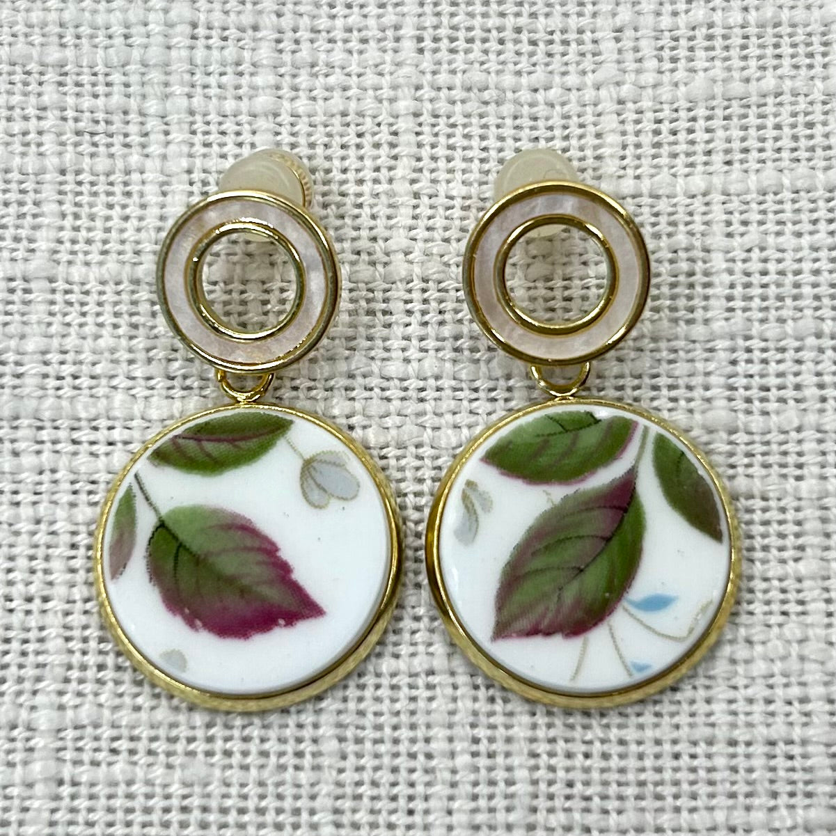 1950’s Tuscan China ‘Midnight Rose’ Stud Dangly Earrings Y