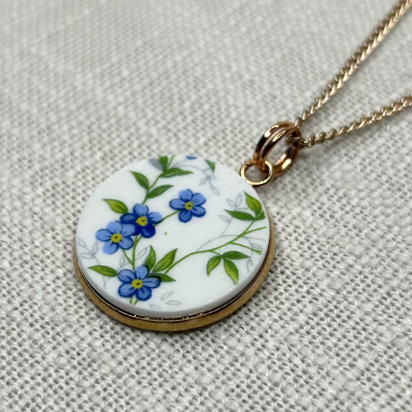 1950’s Queen Anne ‘Sonata’ Pendant Necklace R
