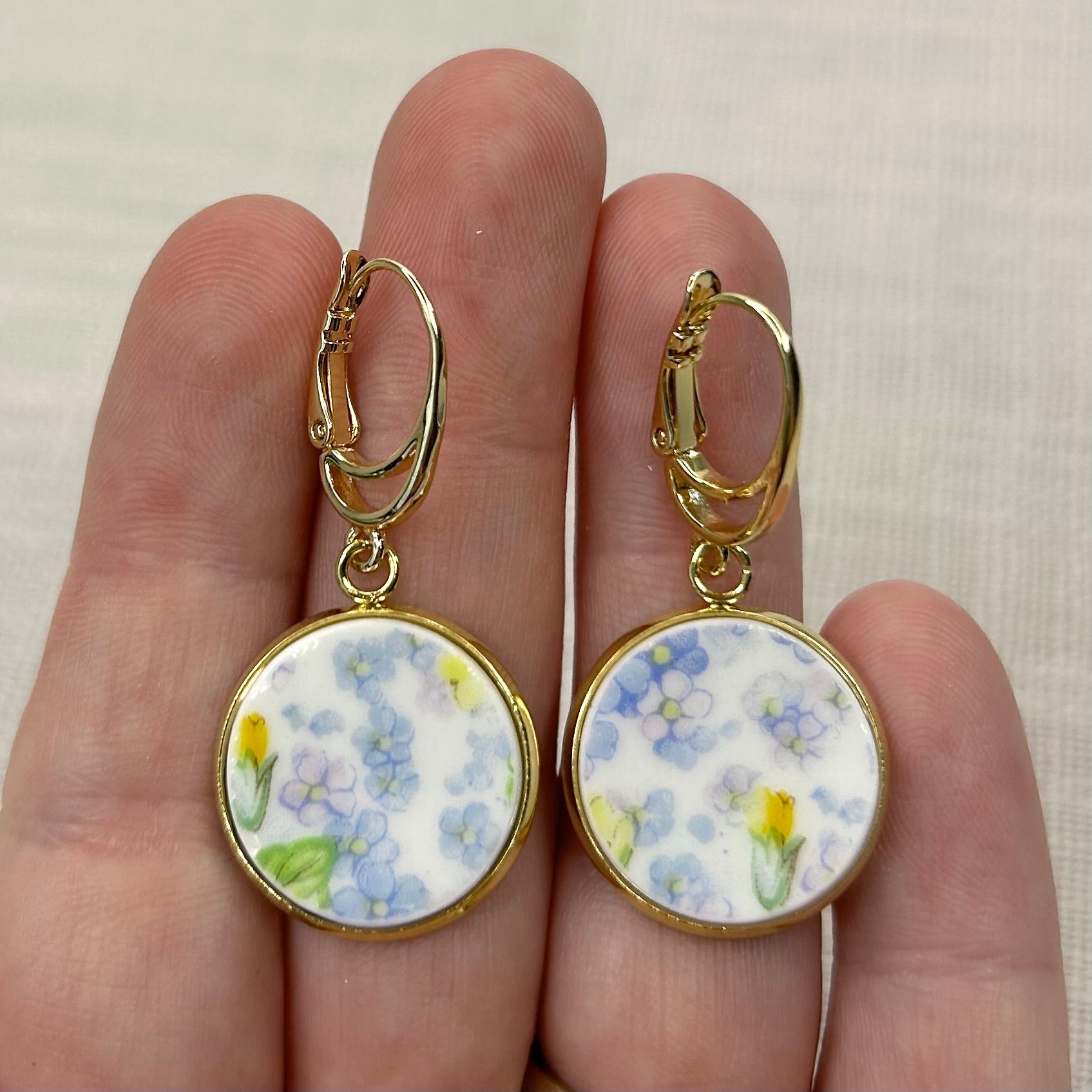 1925-45 Shelley ‘Primrose Chintz’ Leverback Dangly Earrings Y