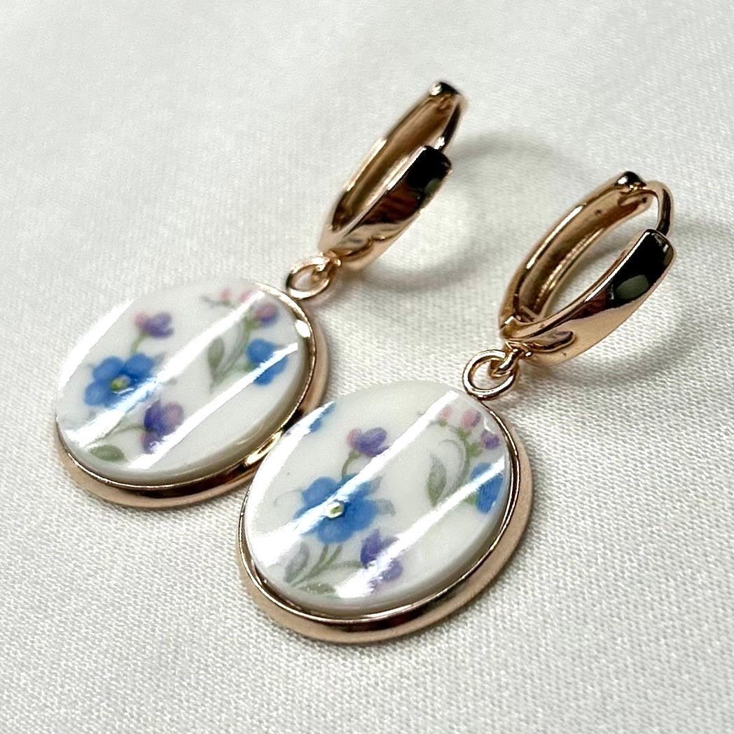 1965 Royal Albert ‘Memory Lane’ Huggies Dangly Earrings R