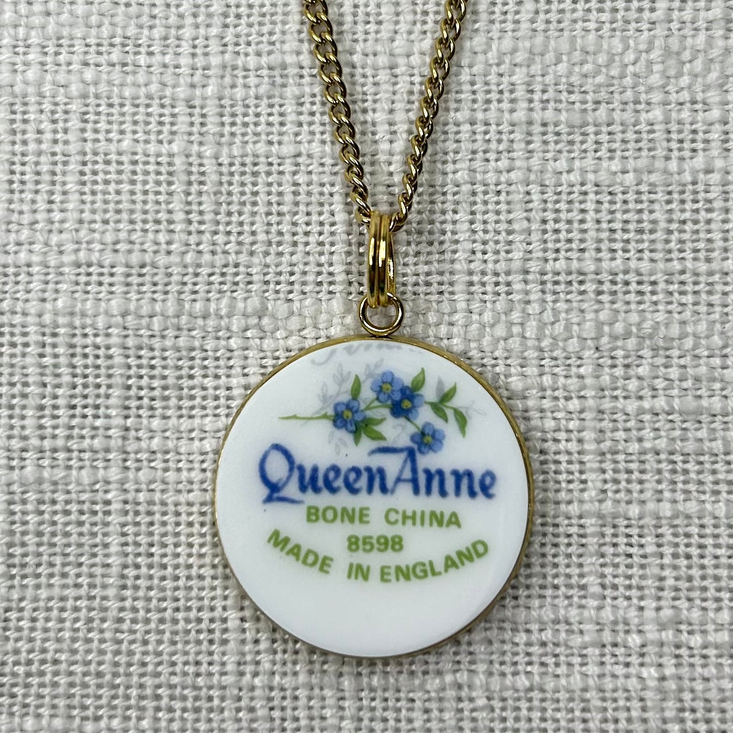 1950’s Queen Anne Backstamp Pendant Necklace Y