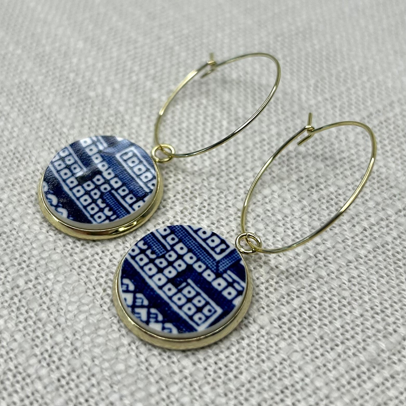 1960/70’s Churchill ‘Blue Willow’ Hoops Dangly Earrings Y