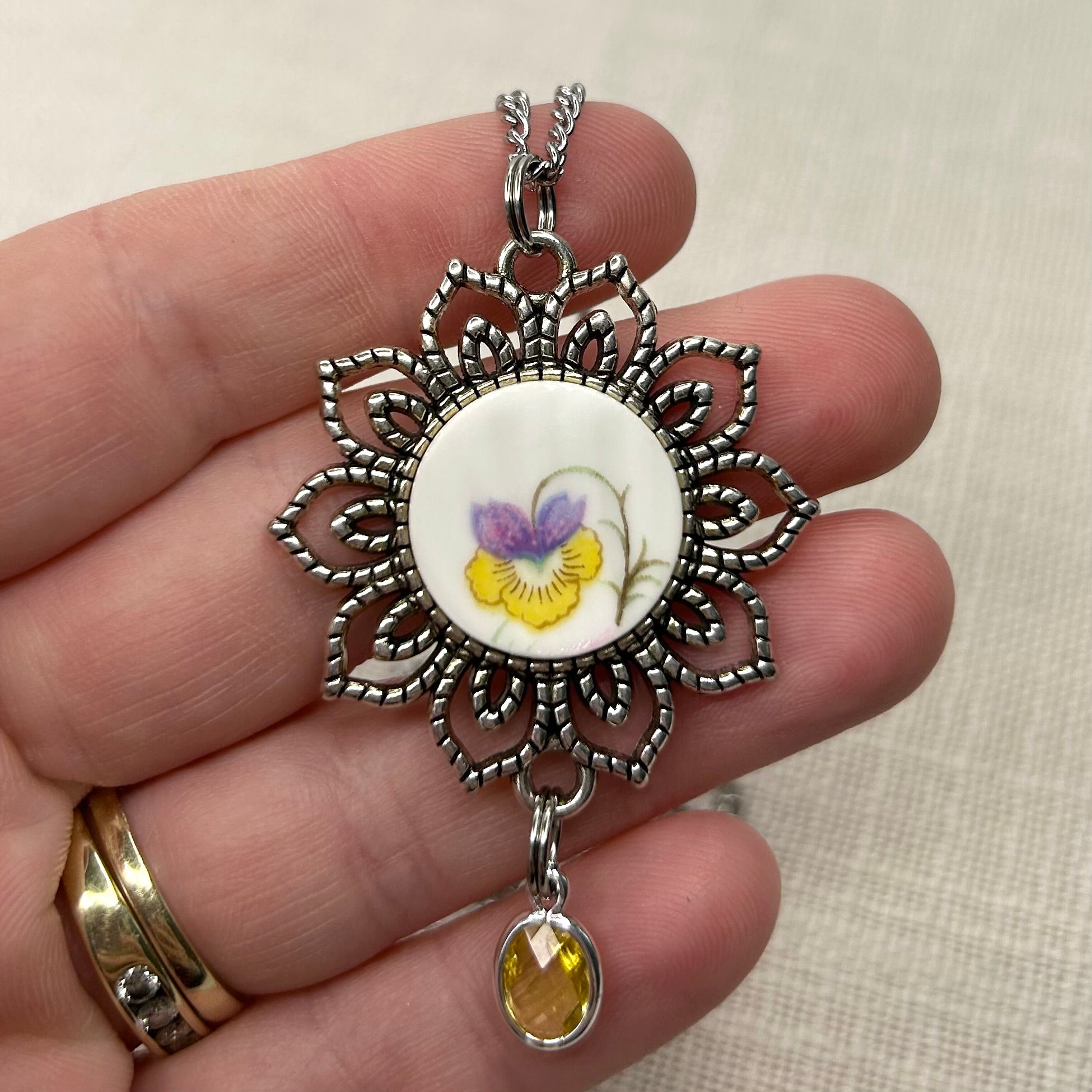 1940’s Shelley Pendant Necklace