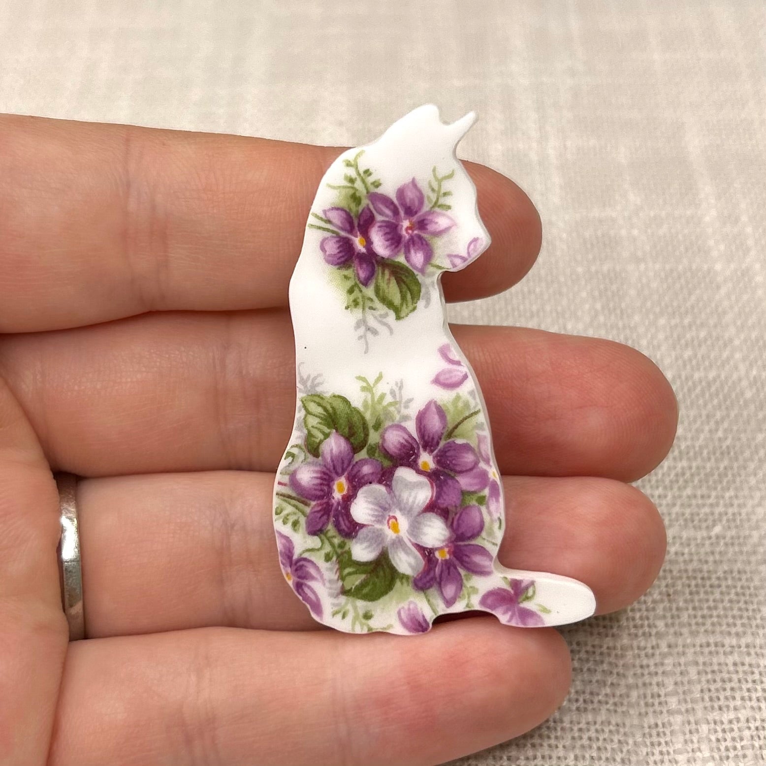 1966 Royal Albert ‘Sweet Violets’ Cat Brooch