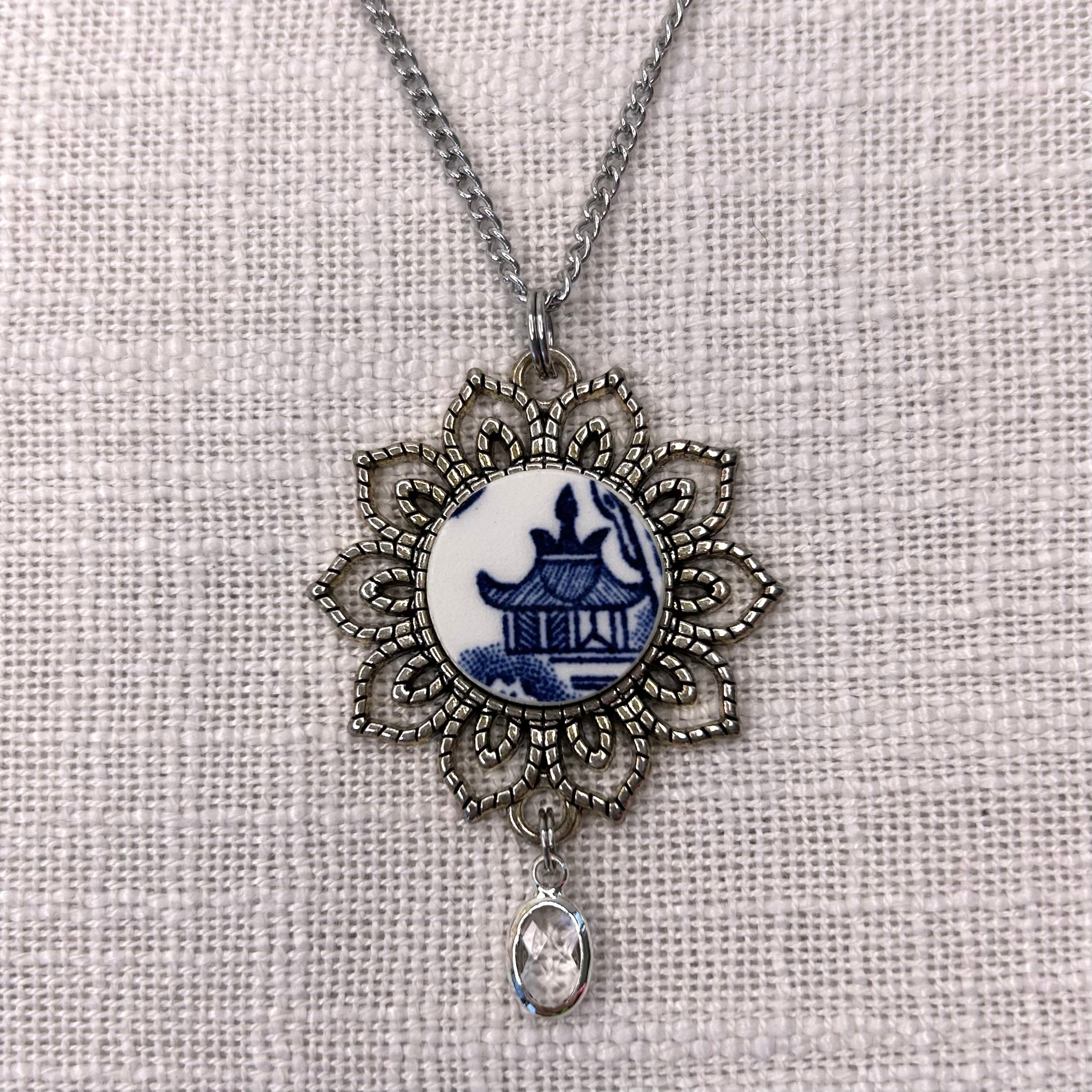 1960/70’s Churchill ‘Blue Willow’ Pendant Necklace