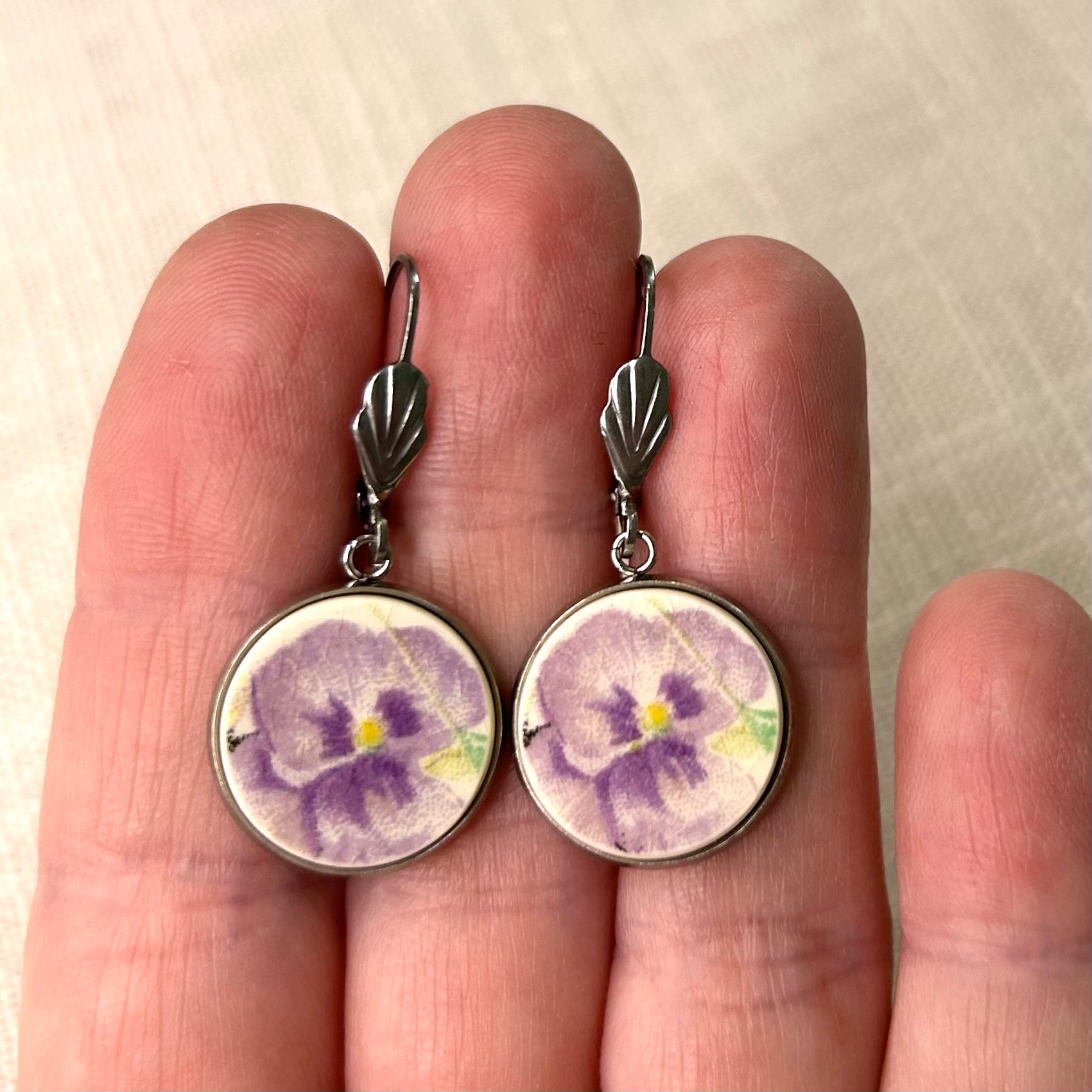 1930’s Royal Doulton ‘Wild Pansy’ Leverback Dangly Earrings S