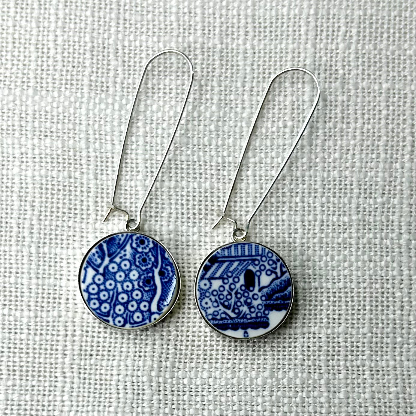 Sterling Silver 1960’s Churchill ‘Blue Willow’ Kidney Wire Dangly Earrings