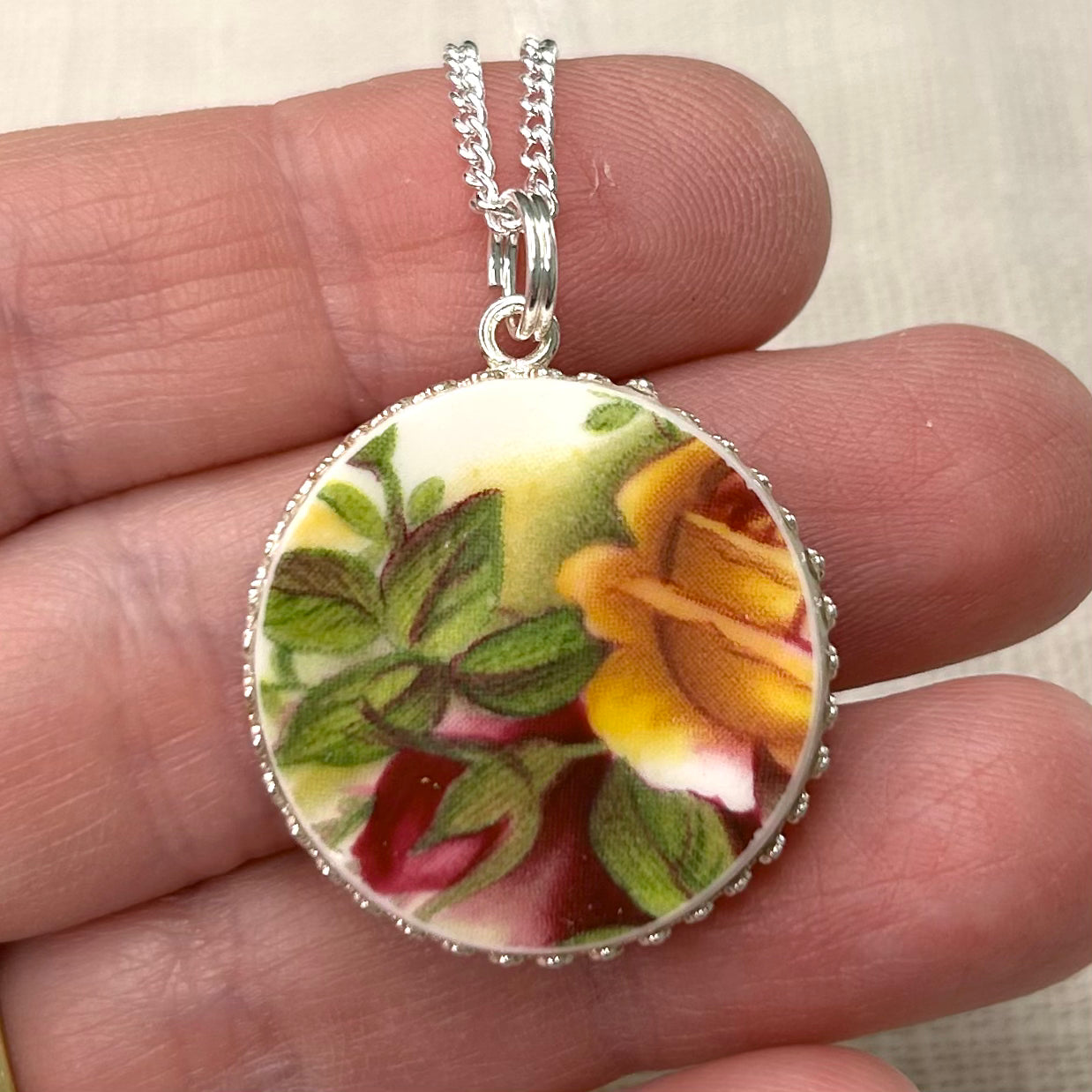 1962 Royal Albert ‘Old Country Roses’ Sterling Silver Pendant Necklace