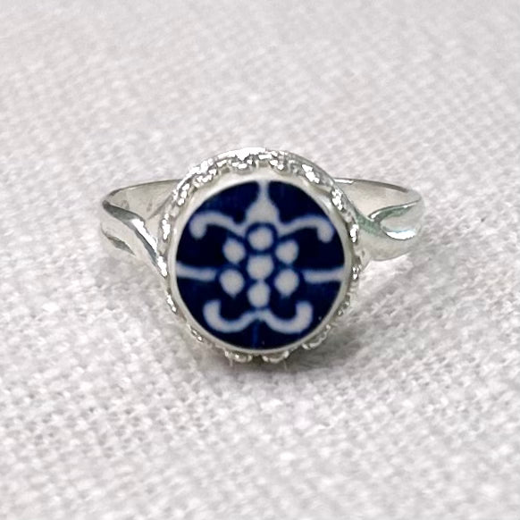 1960’s Churchill ‘Blue Willow’ Sterling Silver Adjustable Ring