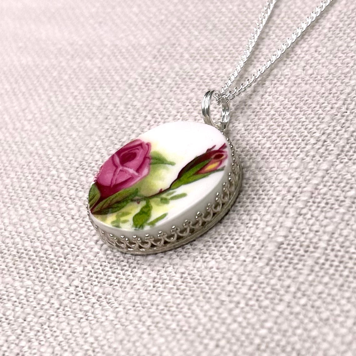 1962 Royal Albert ‘Old Country Roses’ Sterling Silver Pendant Necklace