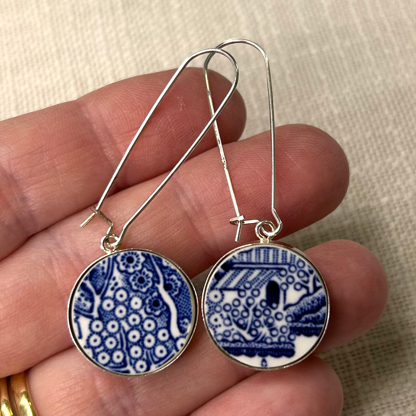 Sterling Silver 1960’s Churchill ‘Blue Willow’ Kidney Wire Dangly Earrings