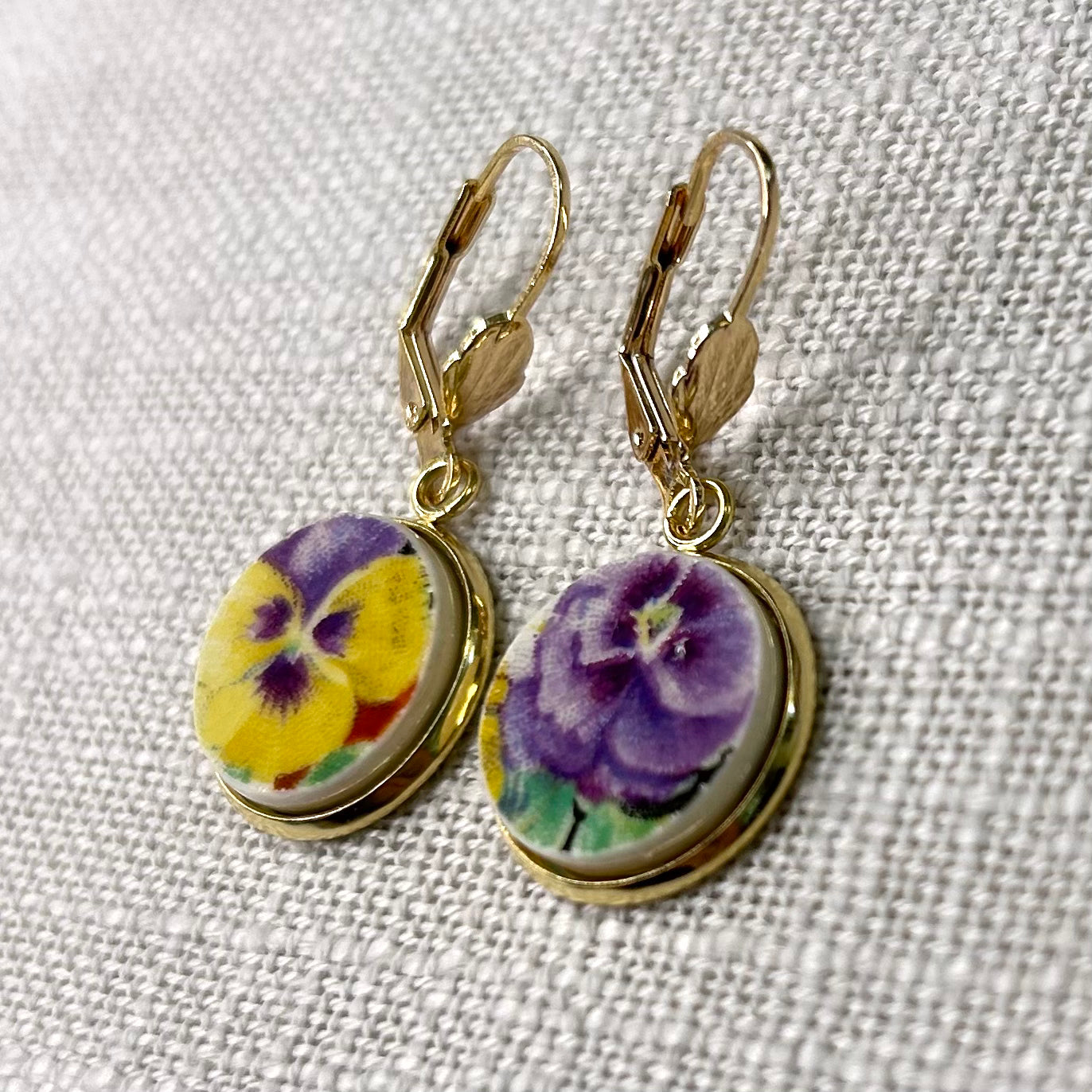 1930’s Royal Doulton ‘Wild Pansy’ Leverback Dangly Earrings Y