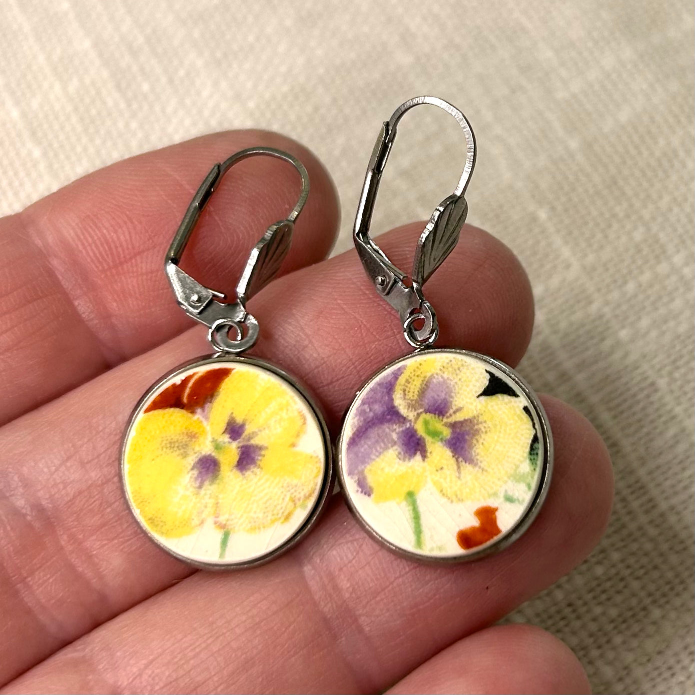 1930’s Royal Doulton ‘Wild Pansy’ Leverback Dangly Earrings S