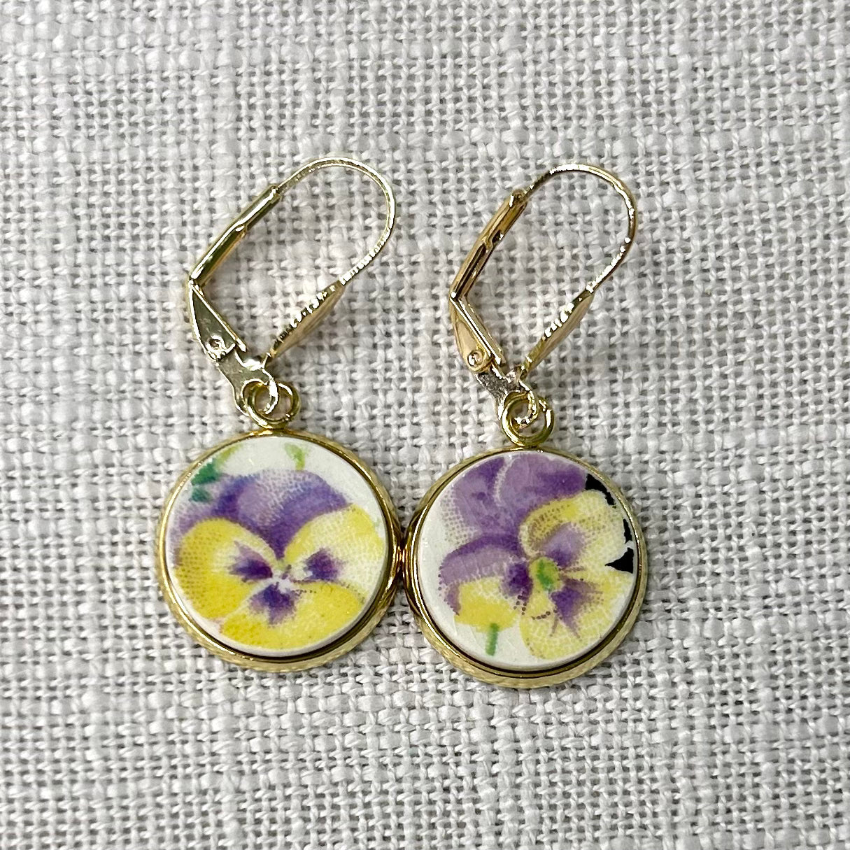 1937 Royal Doulton ‘Wild Pansy’ Leverback Dangly Earrings Y