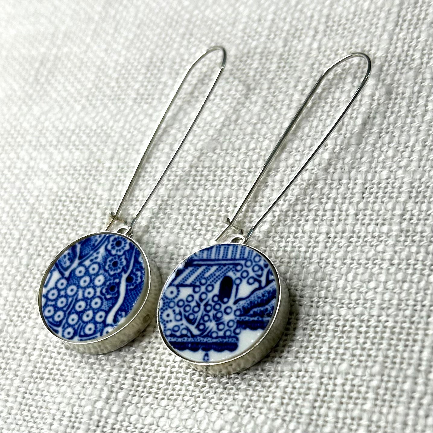 Sterling Silver 1960’s Churchill ‘Blue Willow’ Kidney Wire Dangly Earrings