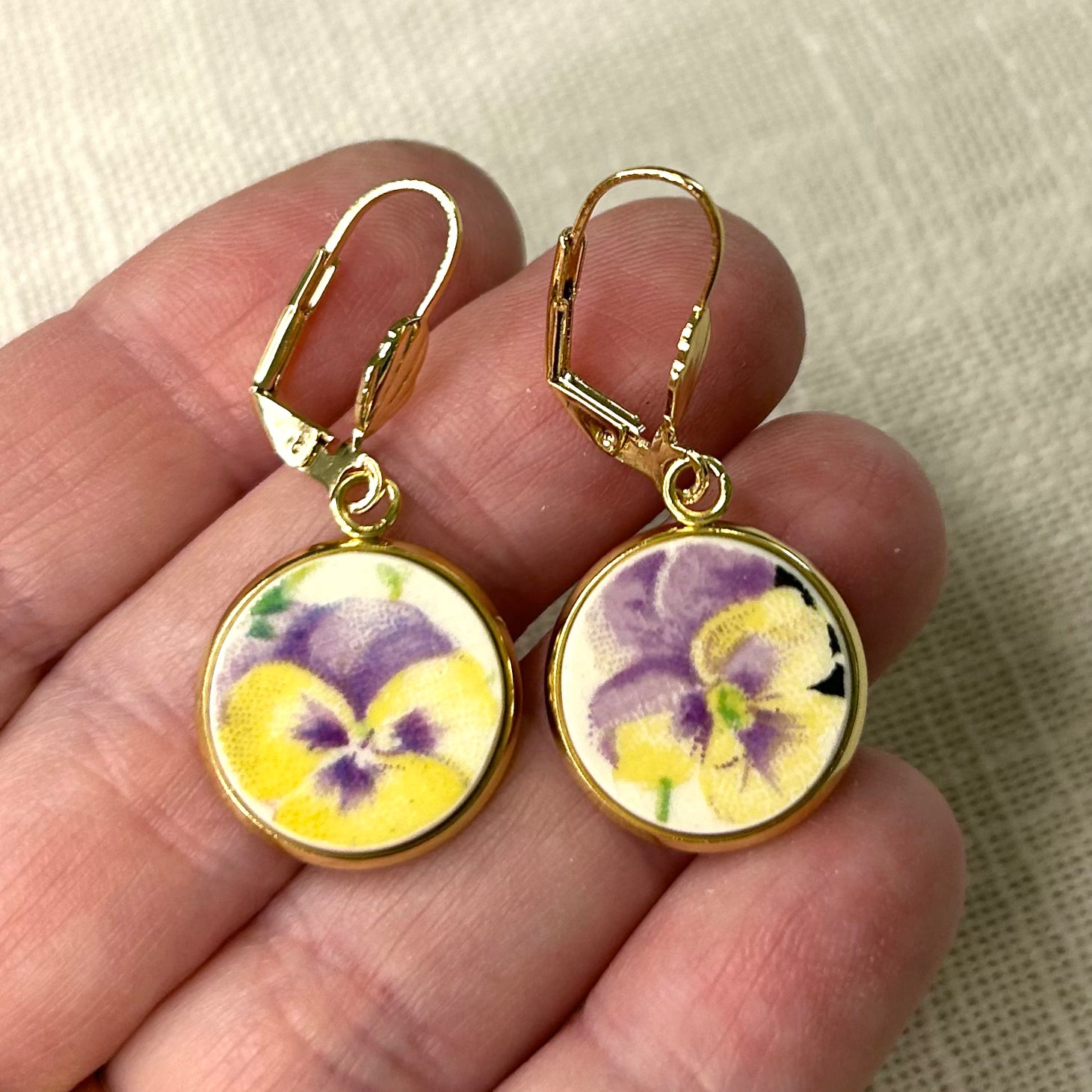 1937 Royal Doulton ‘Wild Pansy’ Leverback Dangly Earrings Y