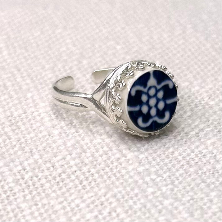 1960’s Churchill ‘Blue Willow’ Sterling Silver Adjustable Ring