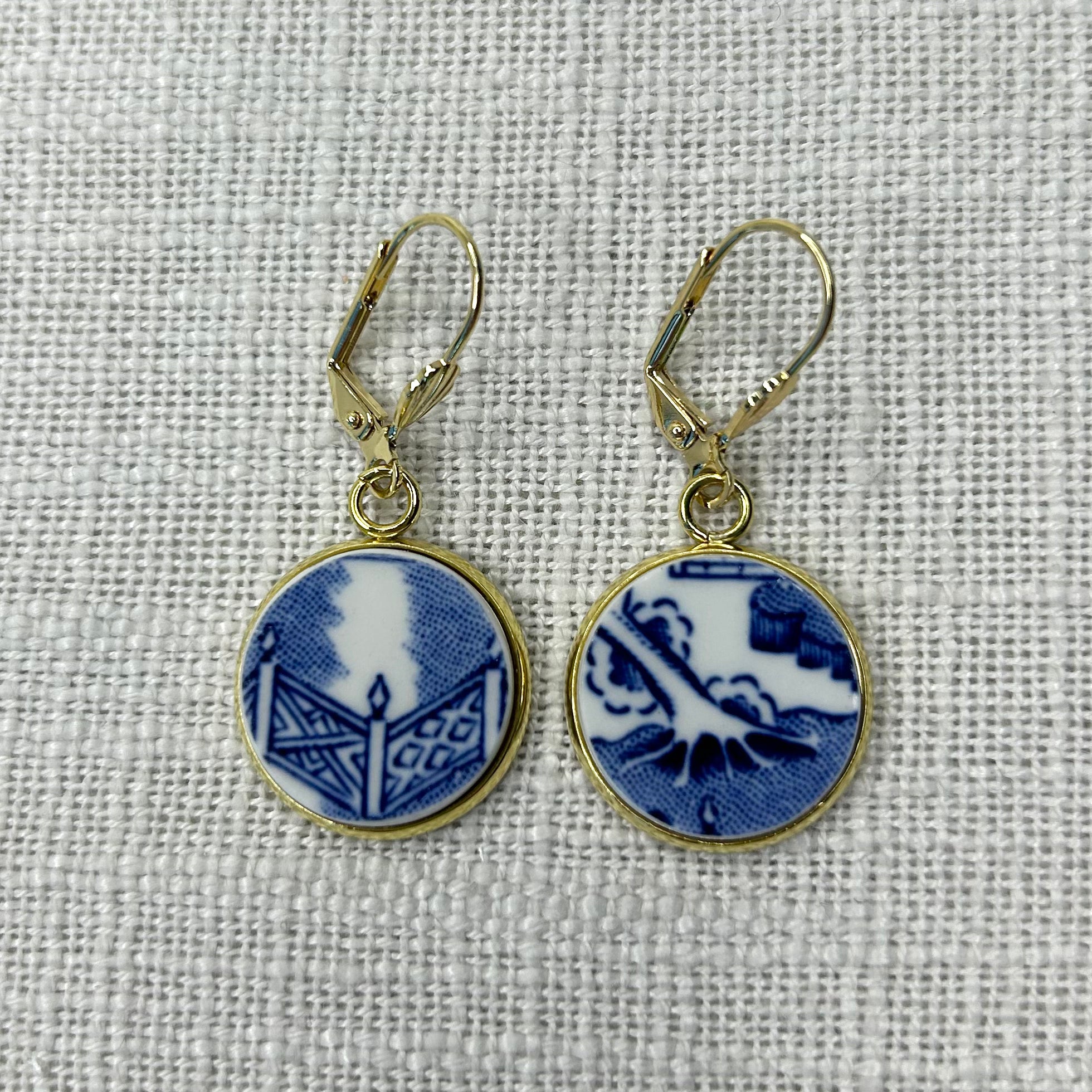 1960/70’s Churchill ‘Blue Willow’ Leverback Dangly Earrings Y
