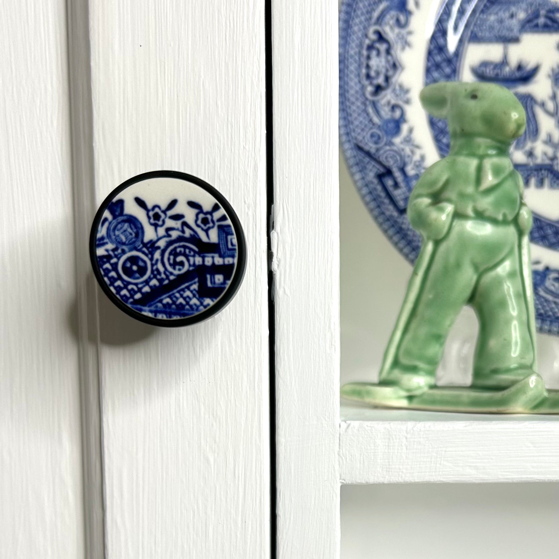 1970’s Churchill ‘Blue Willow’ Door Knob B