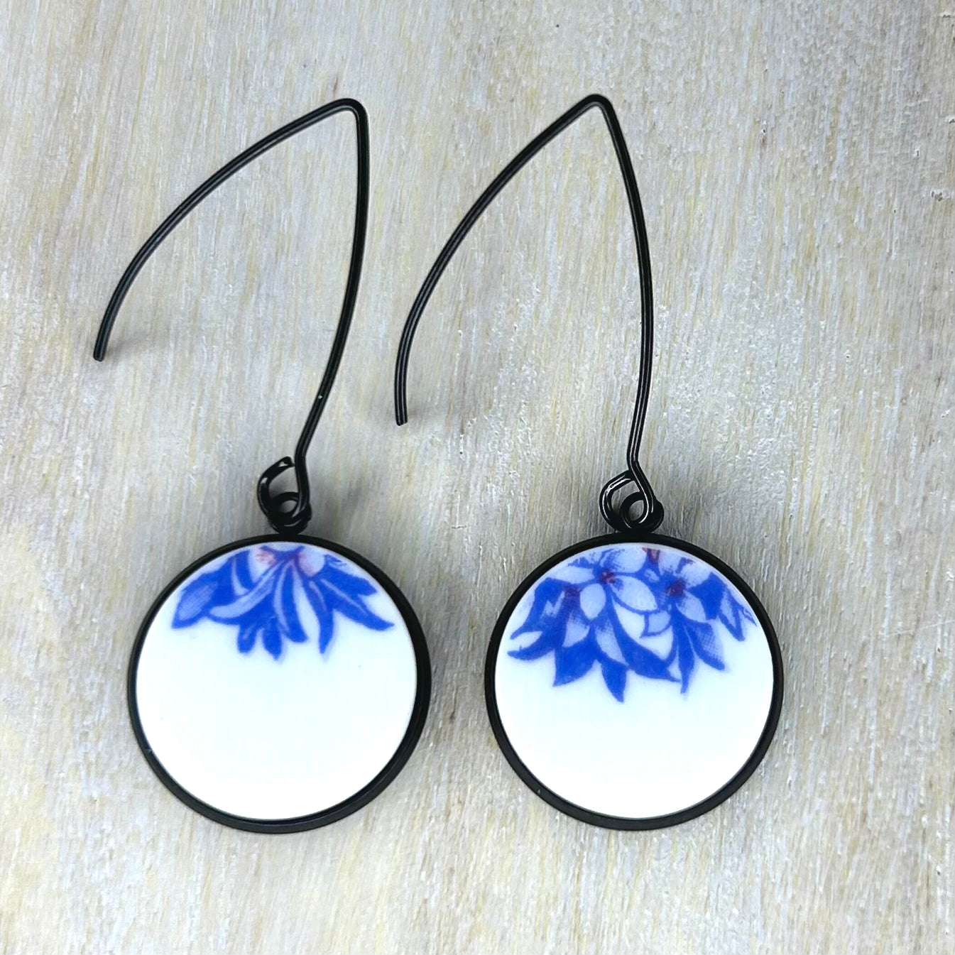 1960’s Sandringham China Dangly Earrings B