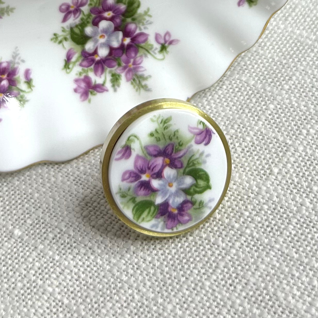 1966 Royal Albert ‘Sweet Violets’ Door Knob