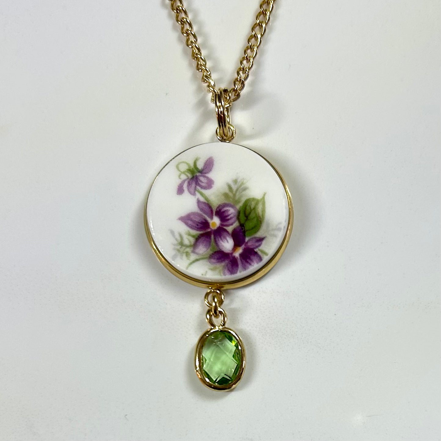 1966 Royal Albert ‘Sweet Violets’ Pendant Necklace Y