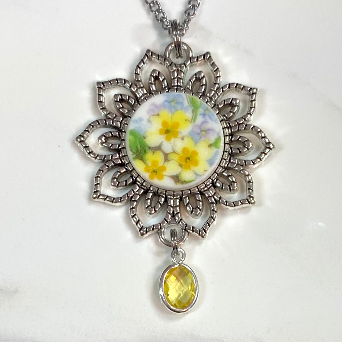 1945-66 Shelley China ‘Primrose Chintz’ Pendant Necklace