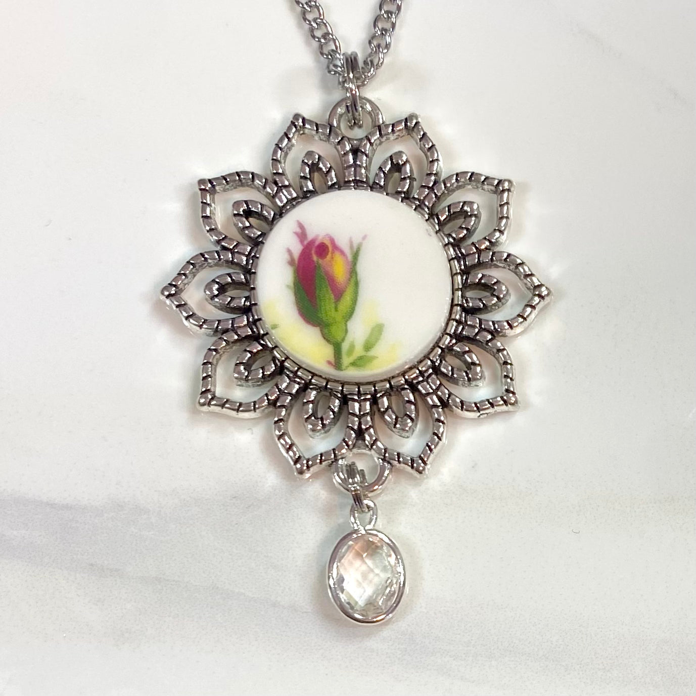 1962 Royal Albert ‘Old Country Roses’ Pendant Necklace