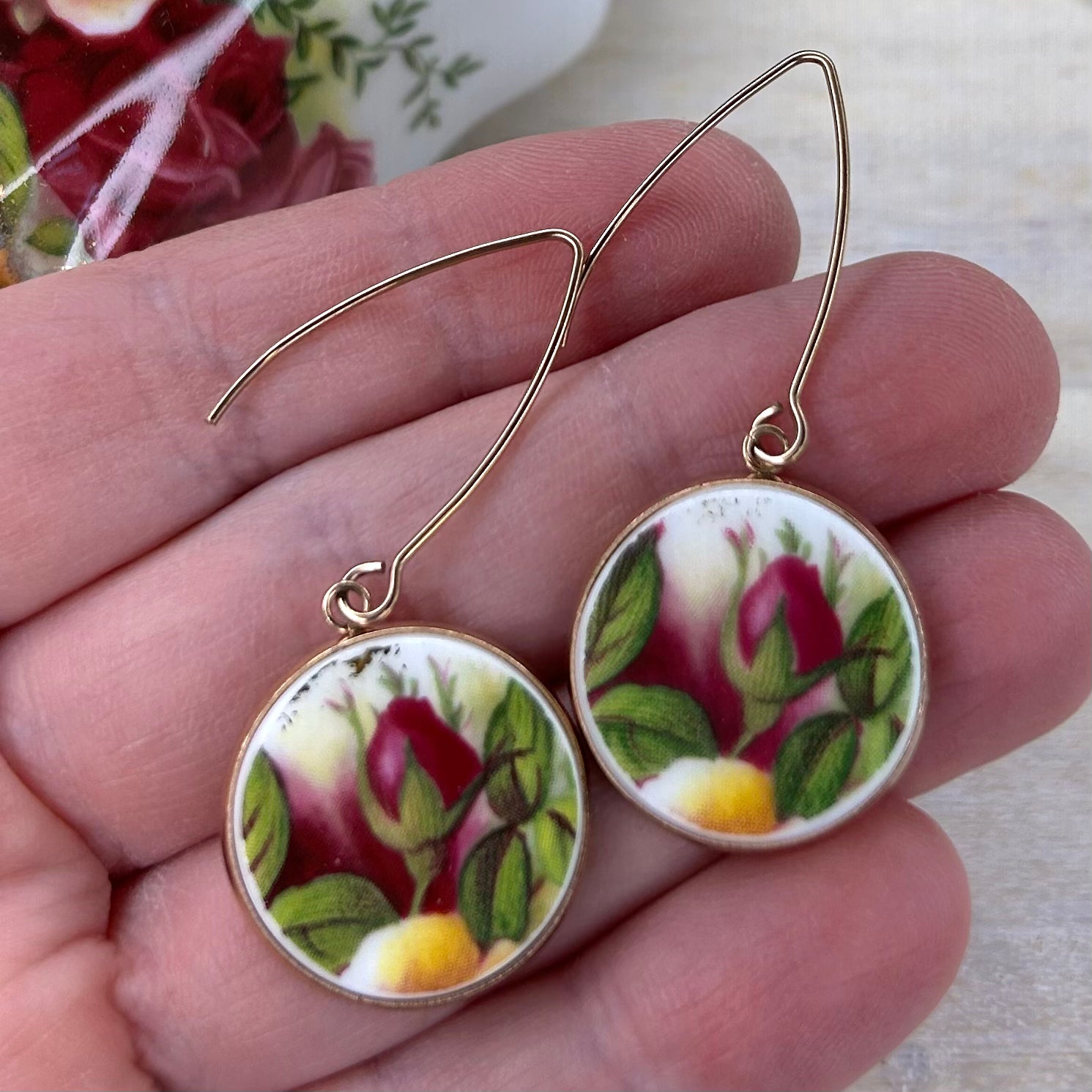 *1962 Royal Albert Old Country Roses Dangly Earrings RM