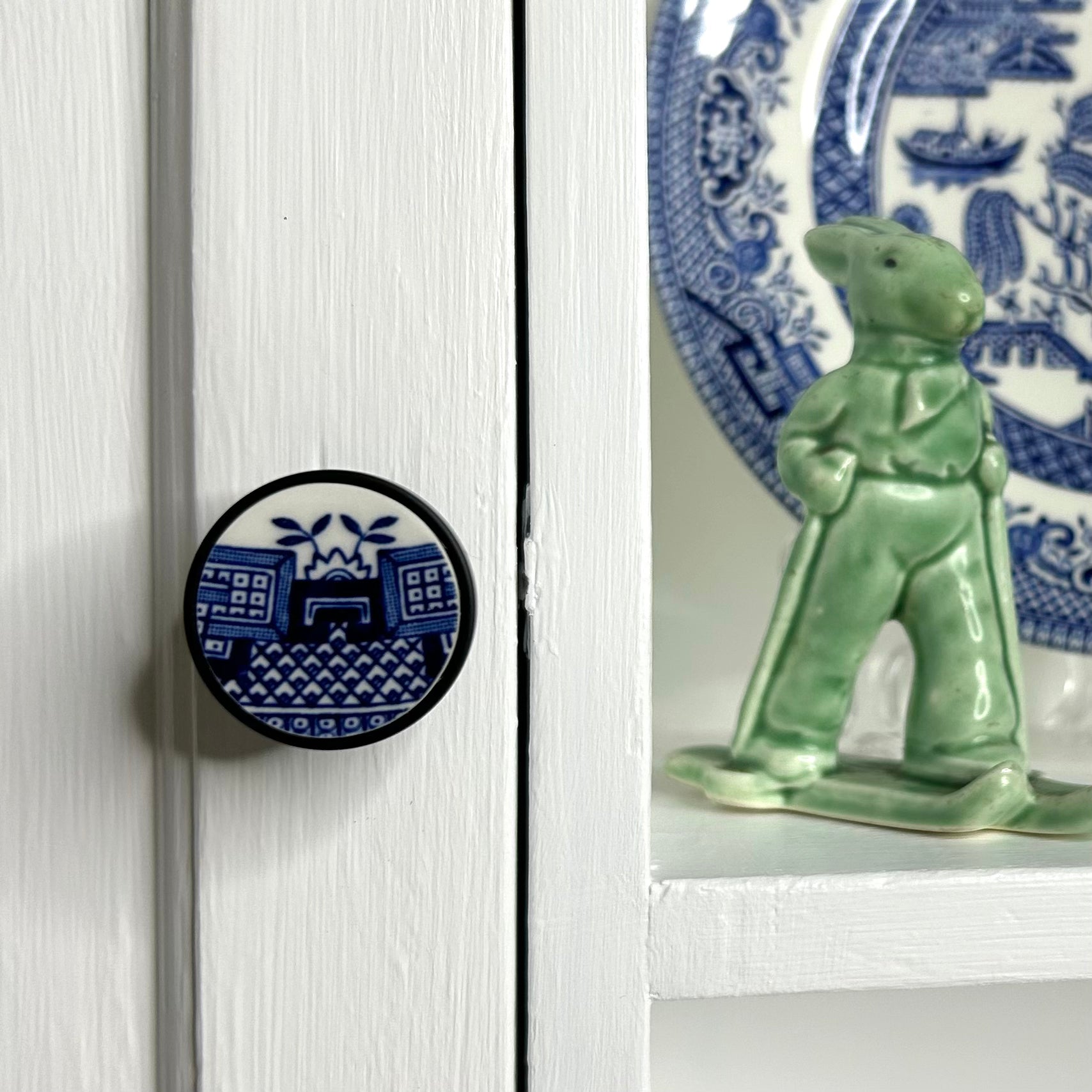 1970’s Churchill ‘Blue Willow’ Door Knob B