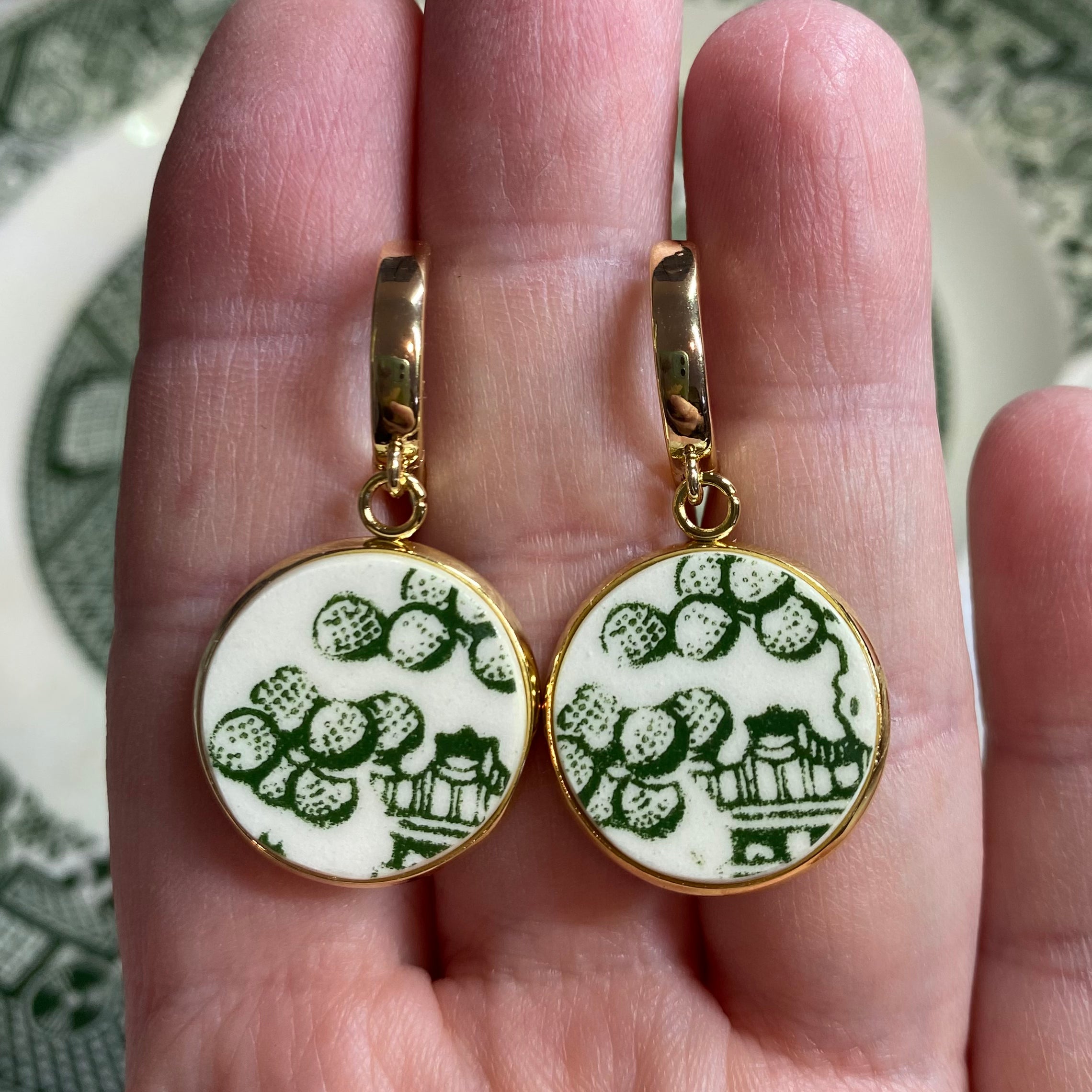 Green Willow Ware by Royal China Huggies Leverback Dangly Earrings YG