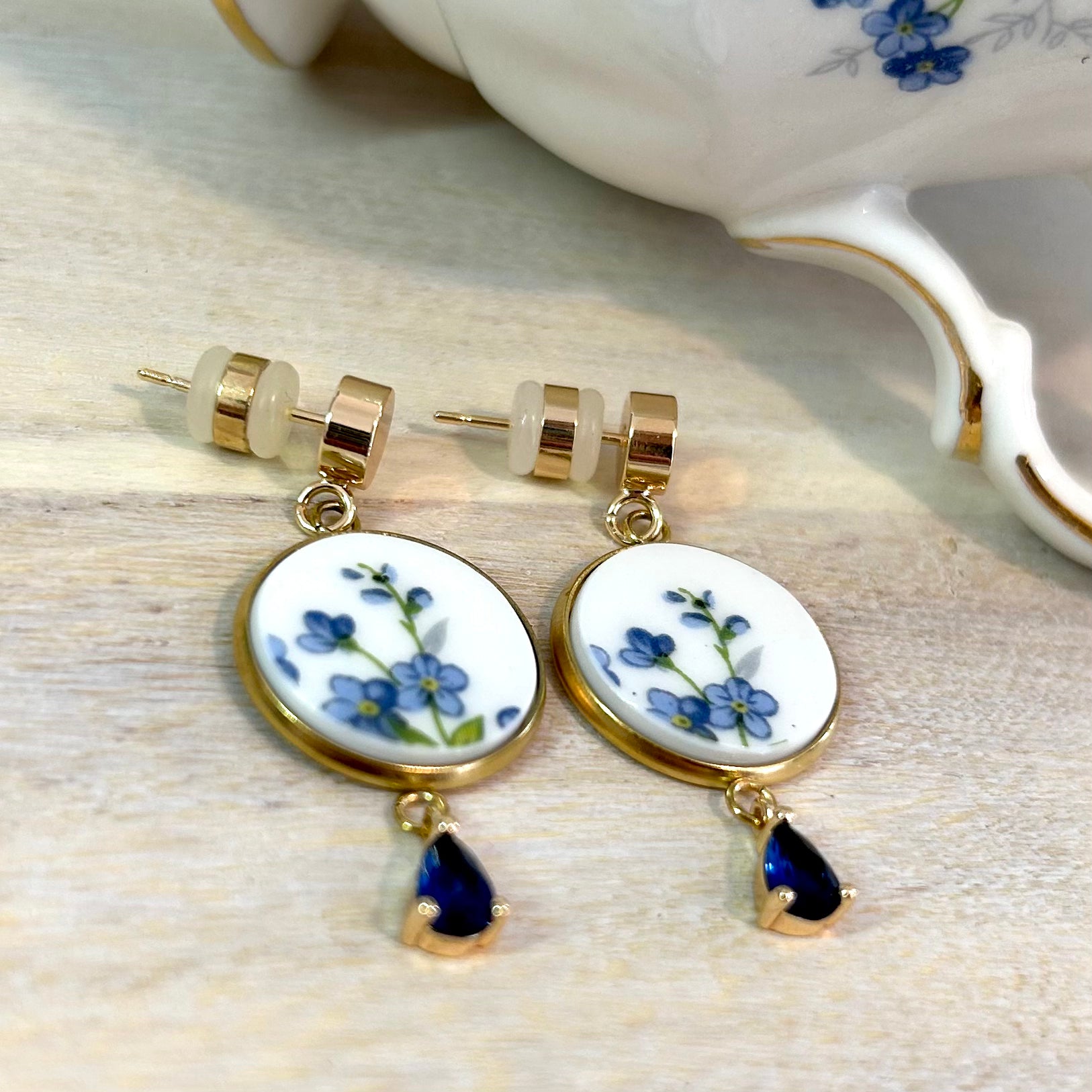 1950’s Queen Anne ‘Sonata’ Stud Dangly Earrings Y