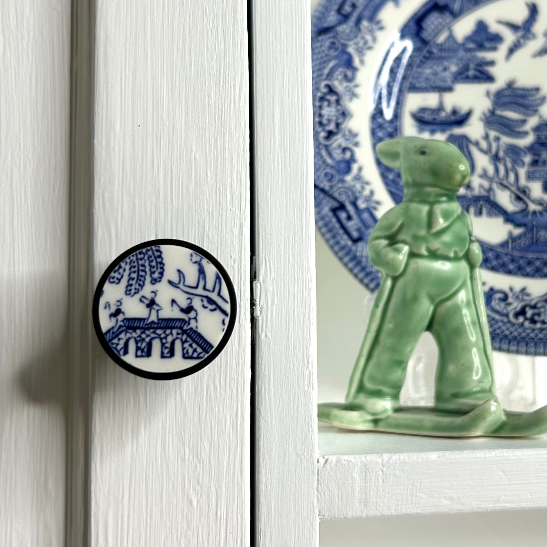 1970’s Churchill ‘Blue Willow’ Door Knob B