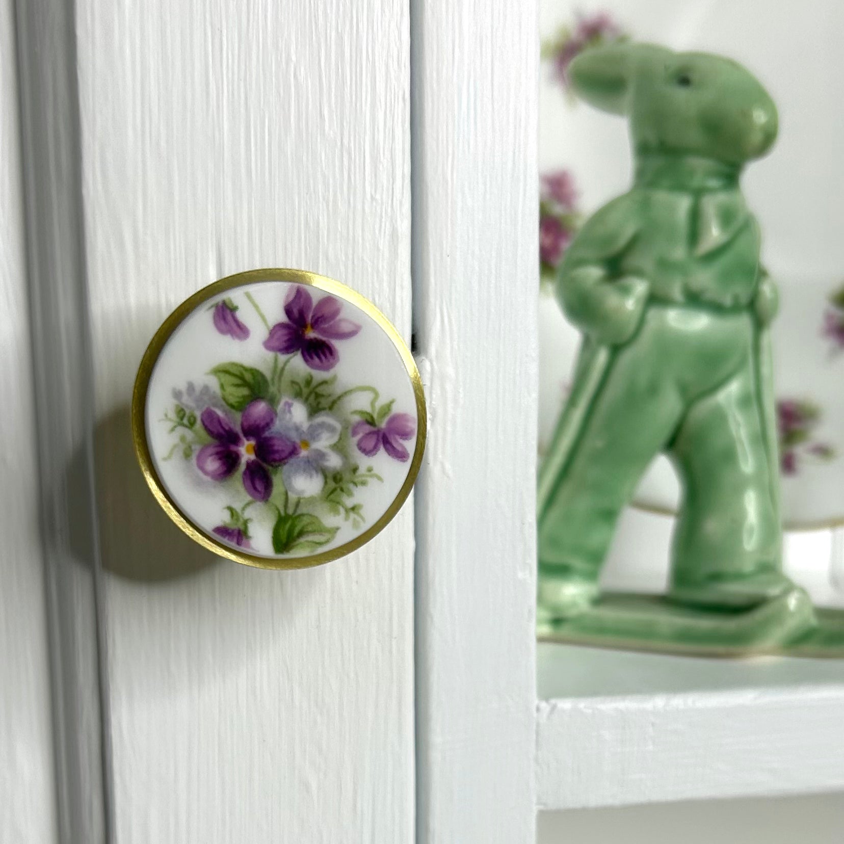 1966 Royal Albert ‘Sweet Violets’ Door Knob