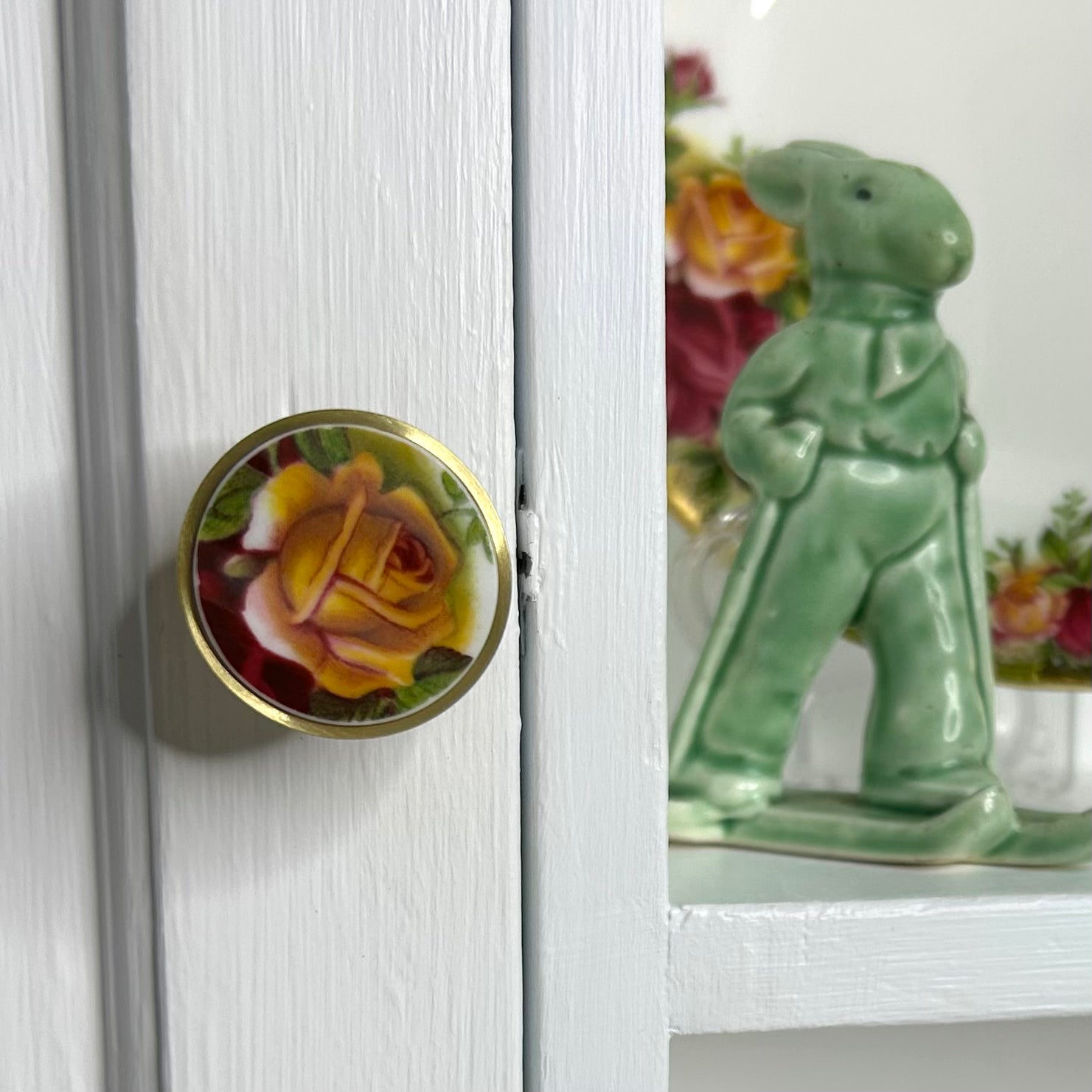 1962 Royal Albert ‘Old Country Roses’ Door Knob