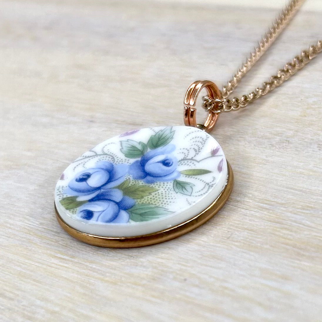 1989-98 Royal Albert ‘Blue Blossom’ Pendant Necklace R