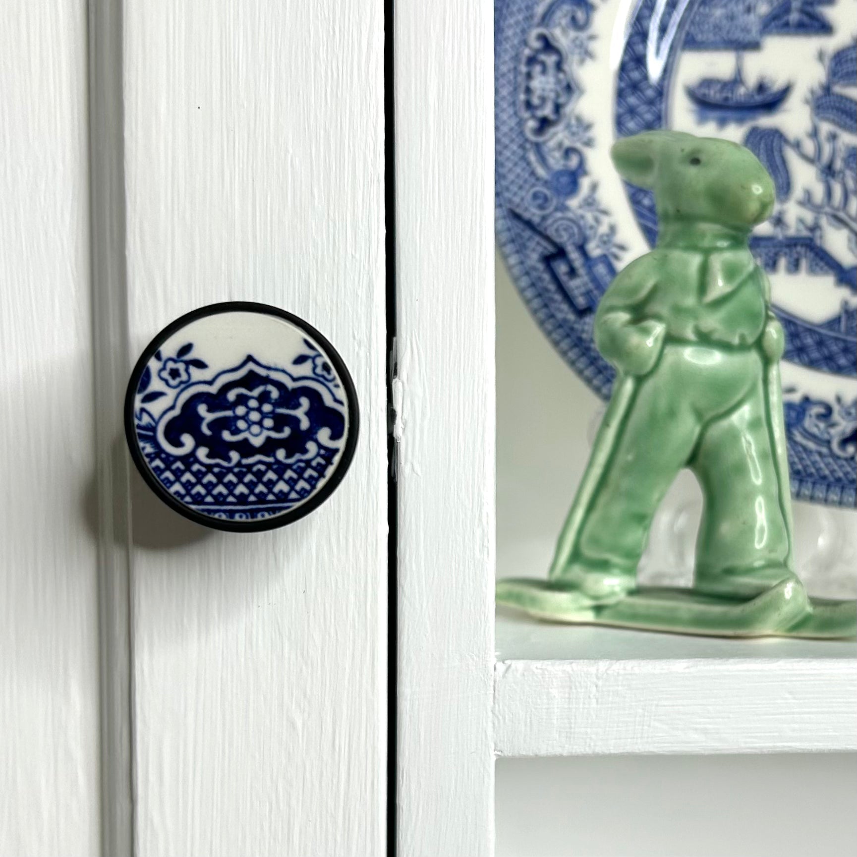 1970’s Churchill ‘Blue Willow’ Door Knob B