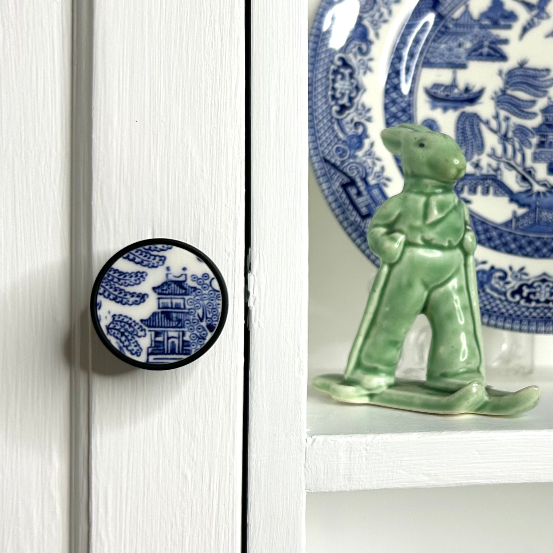 1970’s Churchill ‘Blue Willow’ Door Knob B