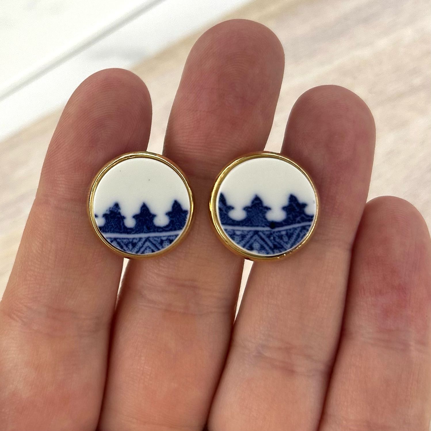 Wedgwood Studs Y