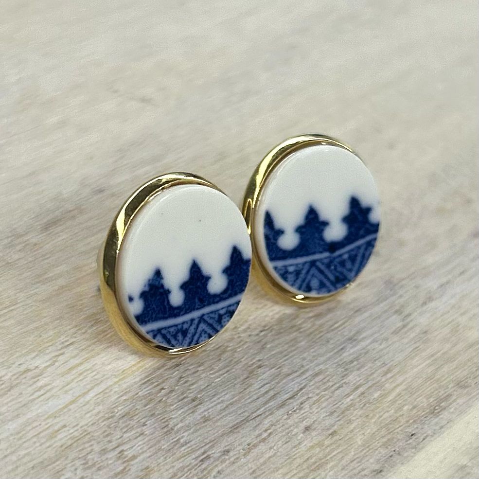 Wedgwood Studs Y