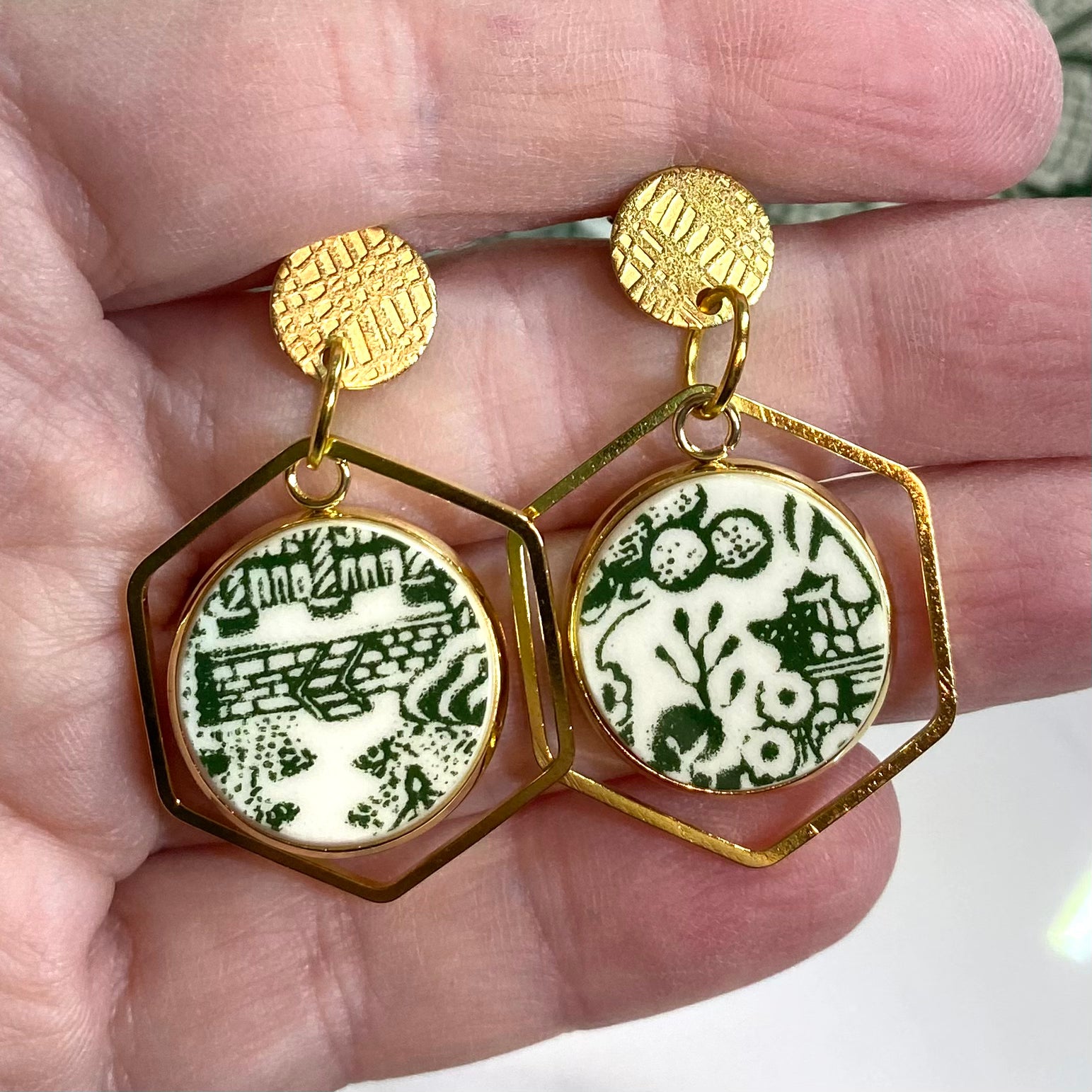 Green Willow Ware by Royal China Stud Dangly Earrings Y