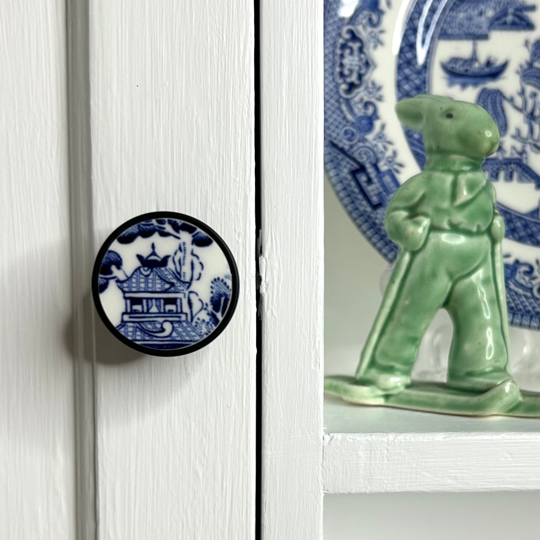 1970’s Churchill ‘Blue Willow’ Door Knob B