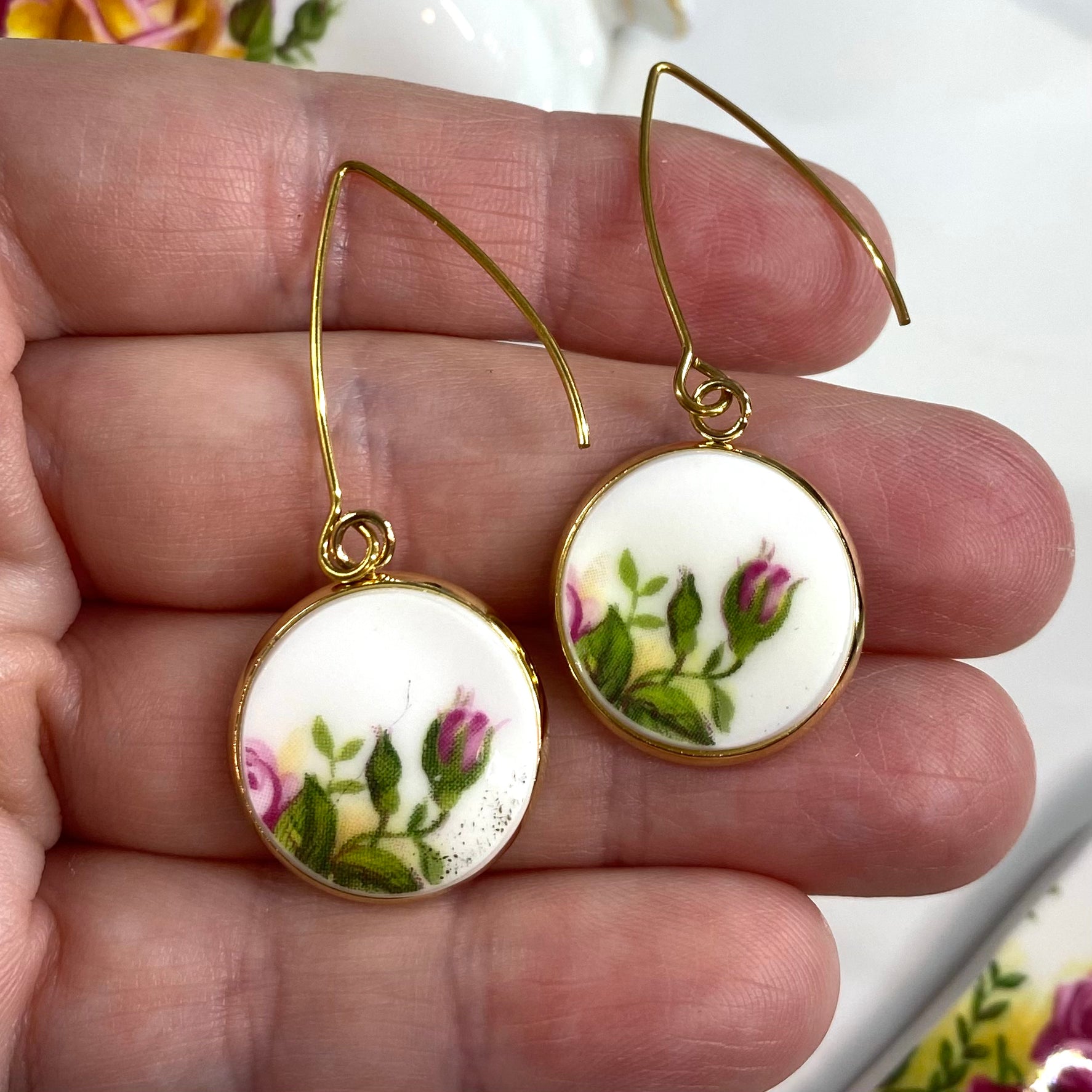 1962 Royal Albert ‘Old Country Roses’ Hooks Dangly Earrings YG